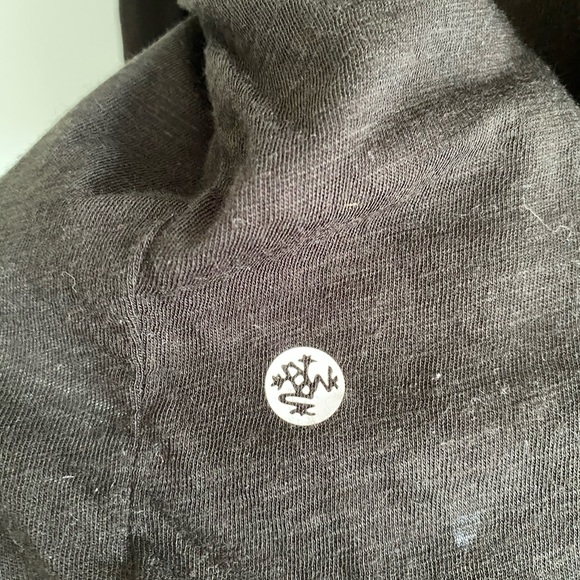 Twist Back Yoga Long Sleeve Top - Picture 5 of 6